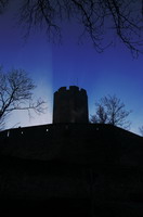 Burg Steinsberg mit Sonnenstahlen
